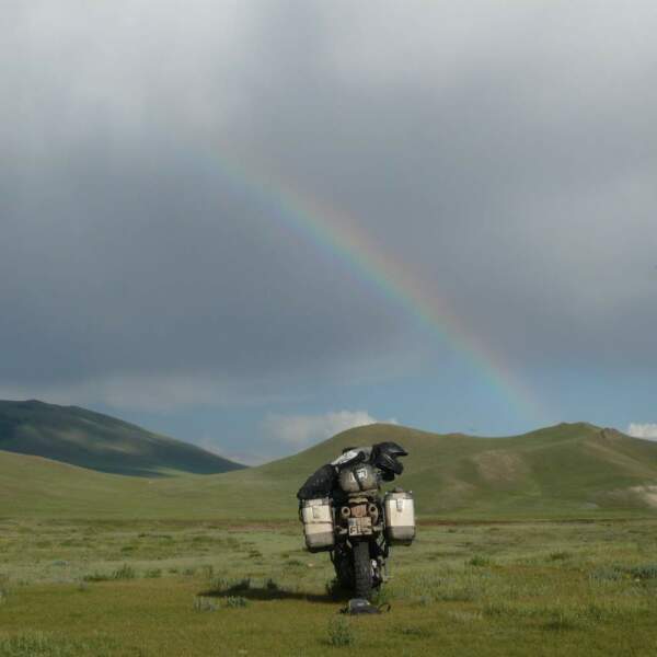 Motorradreisen Asien Vulkanlandschaft frisches Gemüse Felsformationen